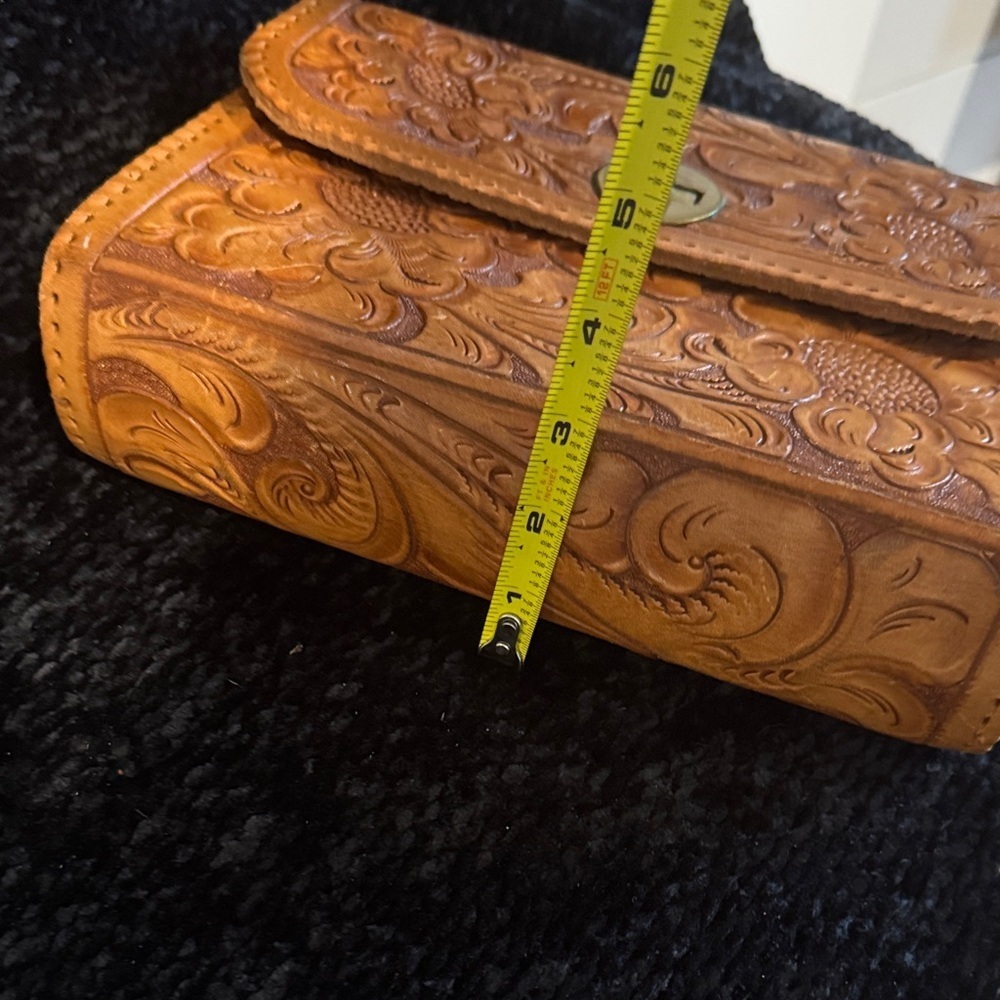 Embossed Leather Wallet with Floral Design - Picture 9 of 9